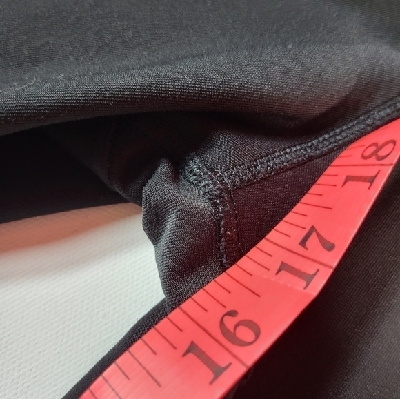 Nike Dri-Fit Black Cropped Capri - Picture 5 of 6